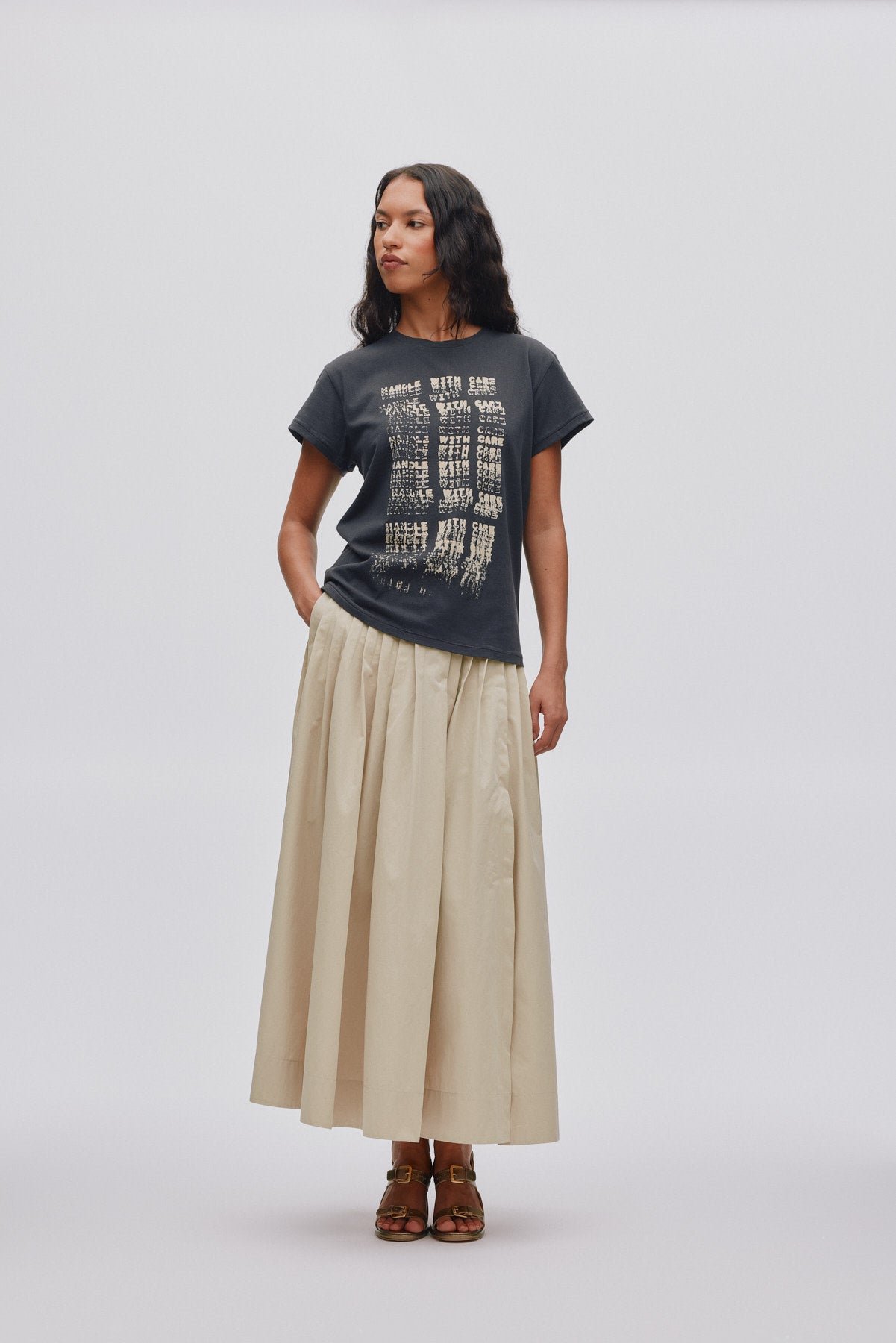 Ambla - Handle with care t-shirt I Faded black 1 - Rabens Saloner