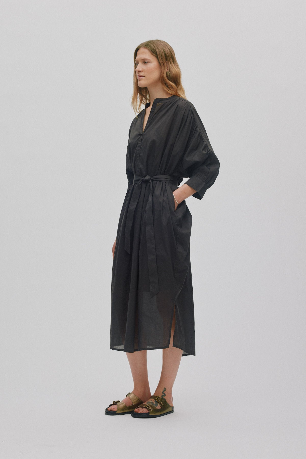 Tuva - Voile frill shirt dress I Liquorice 1 - Rabens Saloner