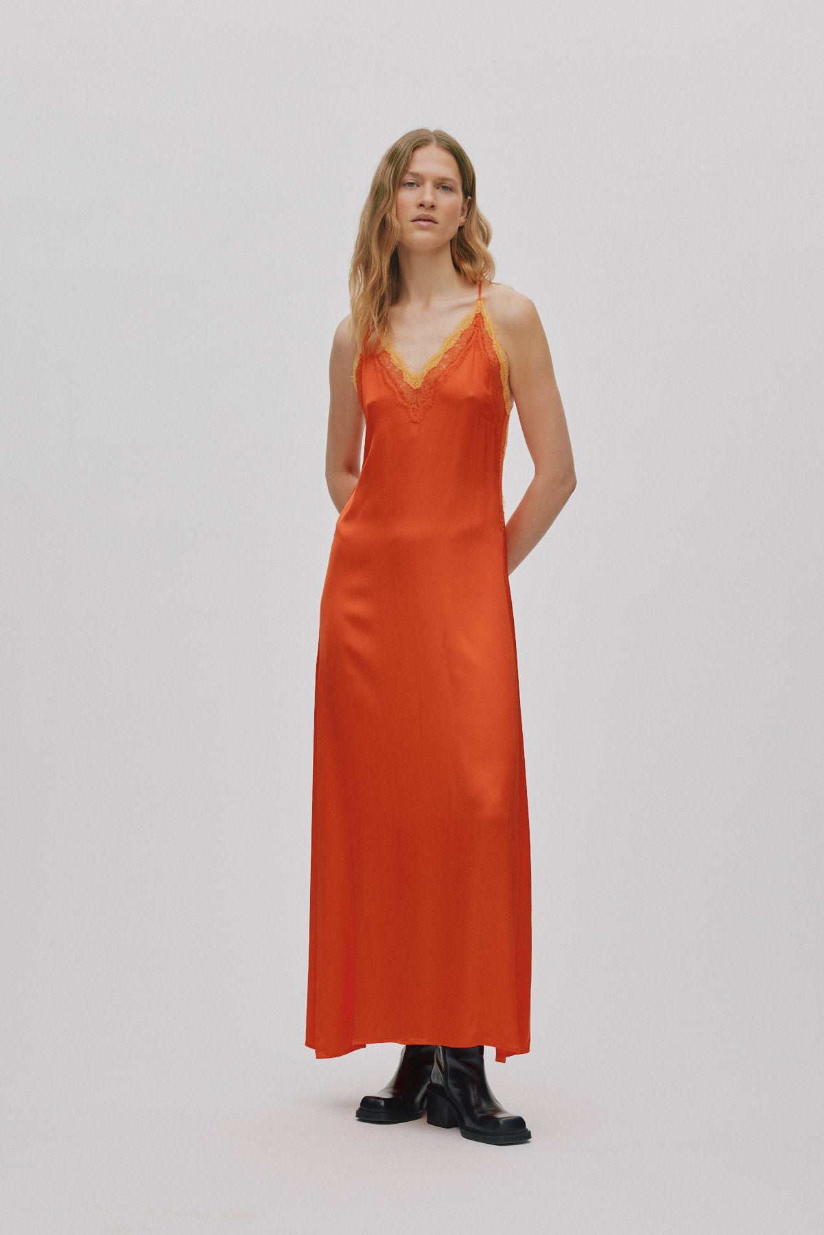 Chefira - Contrast lace camisole dress I Deep mandarin 2 - Rabens Saloner