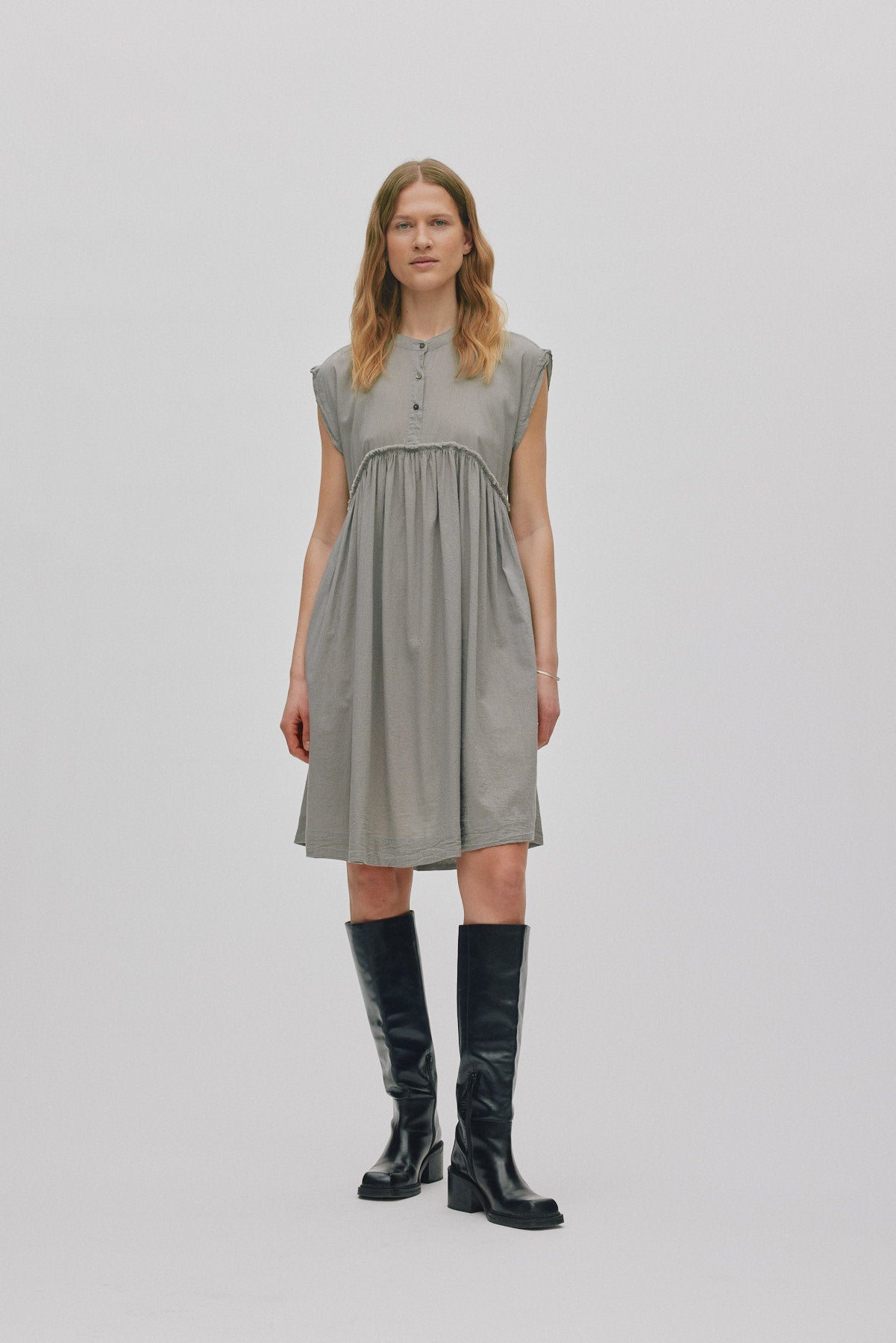 Devina - Cotton dress I Cement 1 - Rabens Saloner