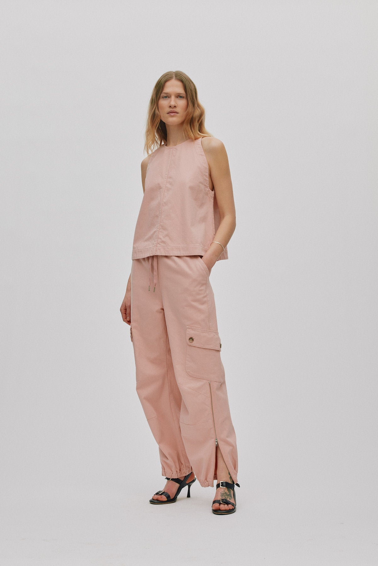 Justa - Texture canvas pants with zip I Soft rose 1 - Rabens Saloner