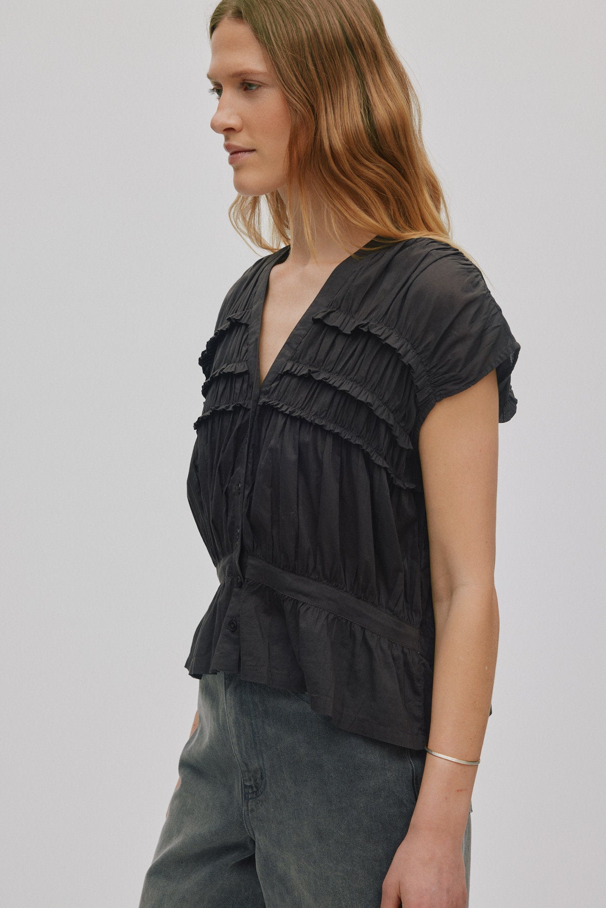Elenor - Voile frill top I Liquorice 2 - Rabens Saloner