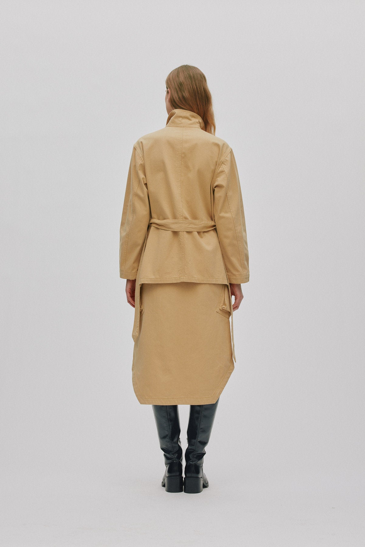 Sienna - Texture canvas belted jacket I Sand 3 - Rabens Saloner