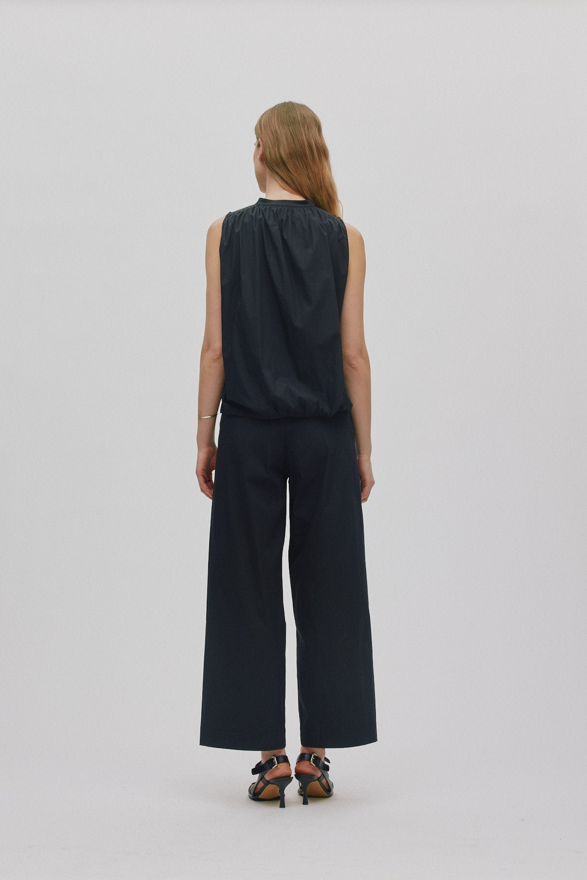 Ingeborg - Papery sleeveless blouse I Black 2 - Rabens Saloner