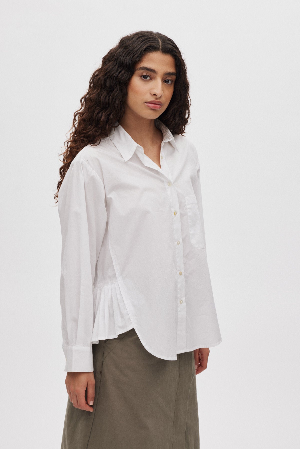 Djana - Poplin side gather shirt I White 4 - Rabens Saloner