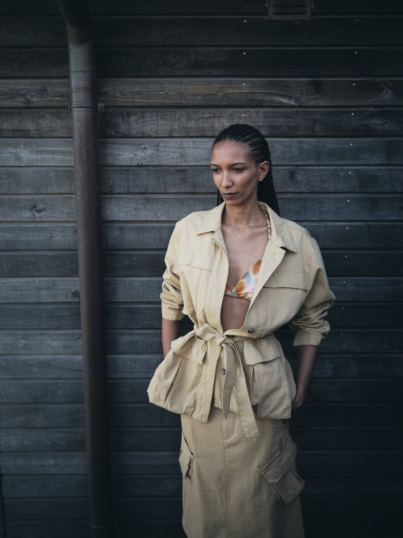 Sienna - Texture canvas belted jacket I Sand 11 - Rabens Saloner