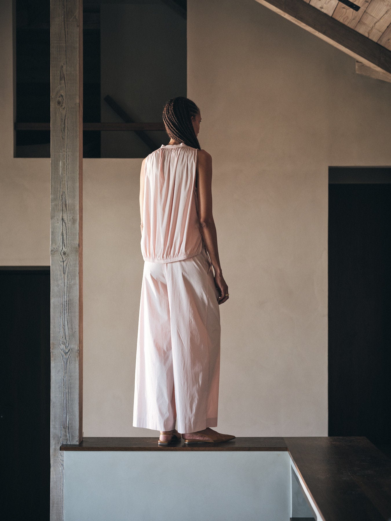 Ingeborg - Papery sleeveless blouse I Powder 7 - Rabens Saloner
