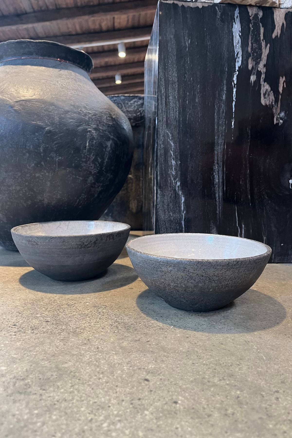Handmade Ceramic Bowl - Visby Ceramics I Dark Grey 3 - Rabens Saloner