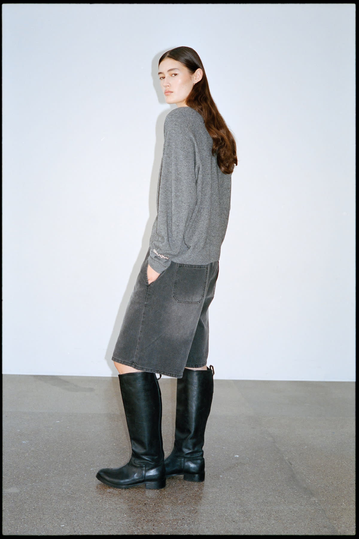 Dalani - Woolcash boxy sweater I Dark grey melange 5 - Rabens Saloner