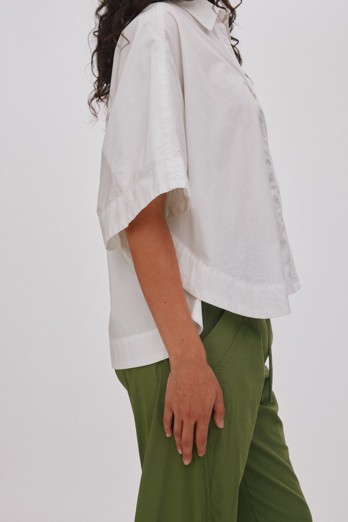 Berte - Poplin curved hem shirt I White 3 - Rabens Saloner