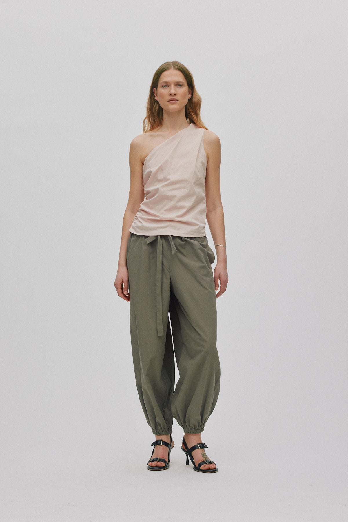 Mirha - Papery one shoulder top I Powder Powder XS 1 - Rabens Saloner
