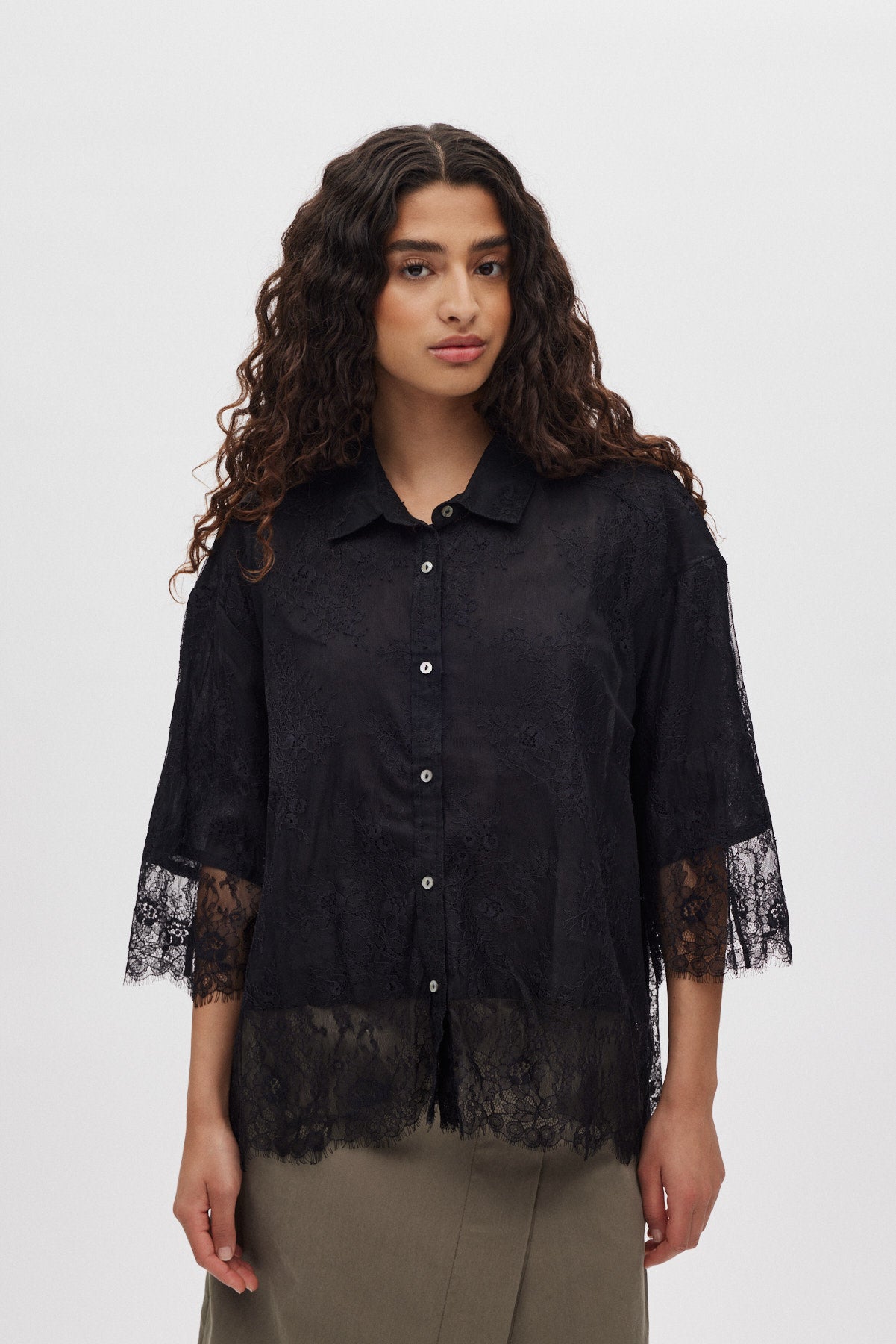 Babara - Laced multi layer shirt I Black 1 - Rabens Saloner