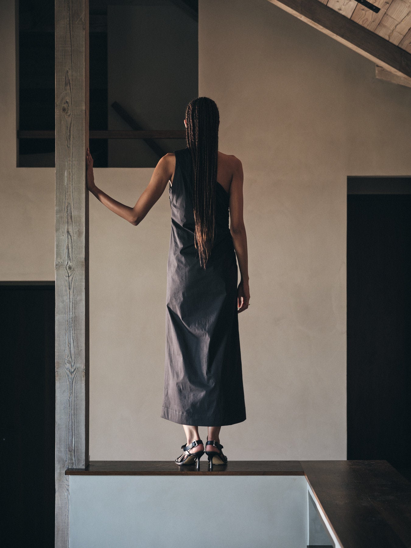 Aryana - Papery one shoulder long dress I Black 11 - Rabens Saloner