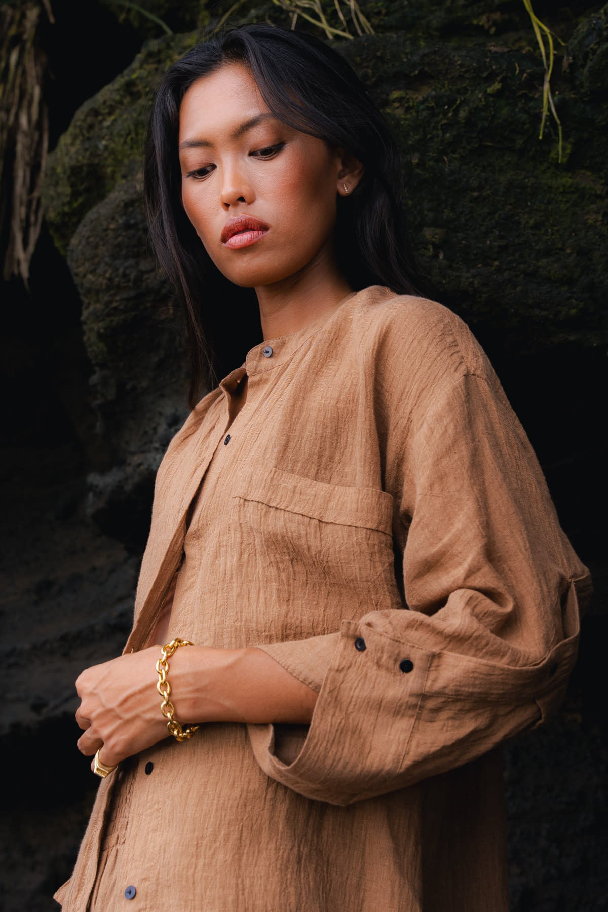 Bobbies - Crinkled oversize shirt I Walnut 3 - Rabens Saloner