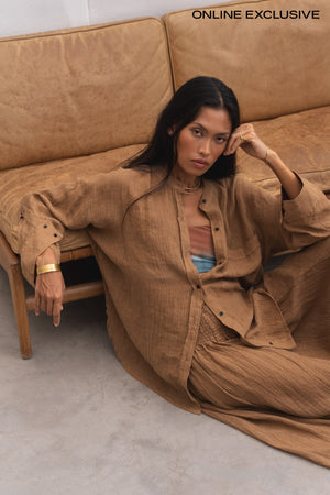 Bobbies - Crinkled oversize shirt I Walnut Walnut XS/S 7 - Rabens Saloner
