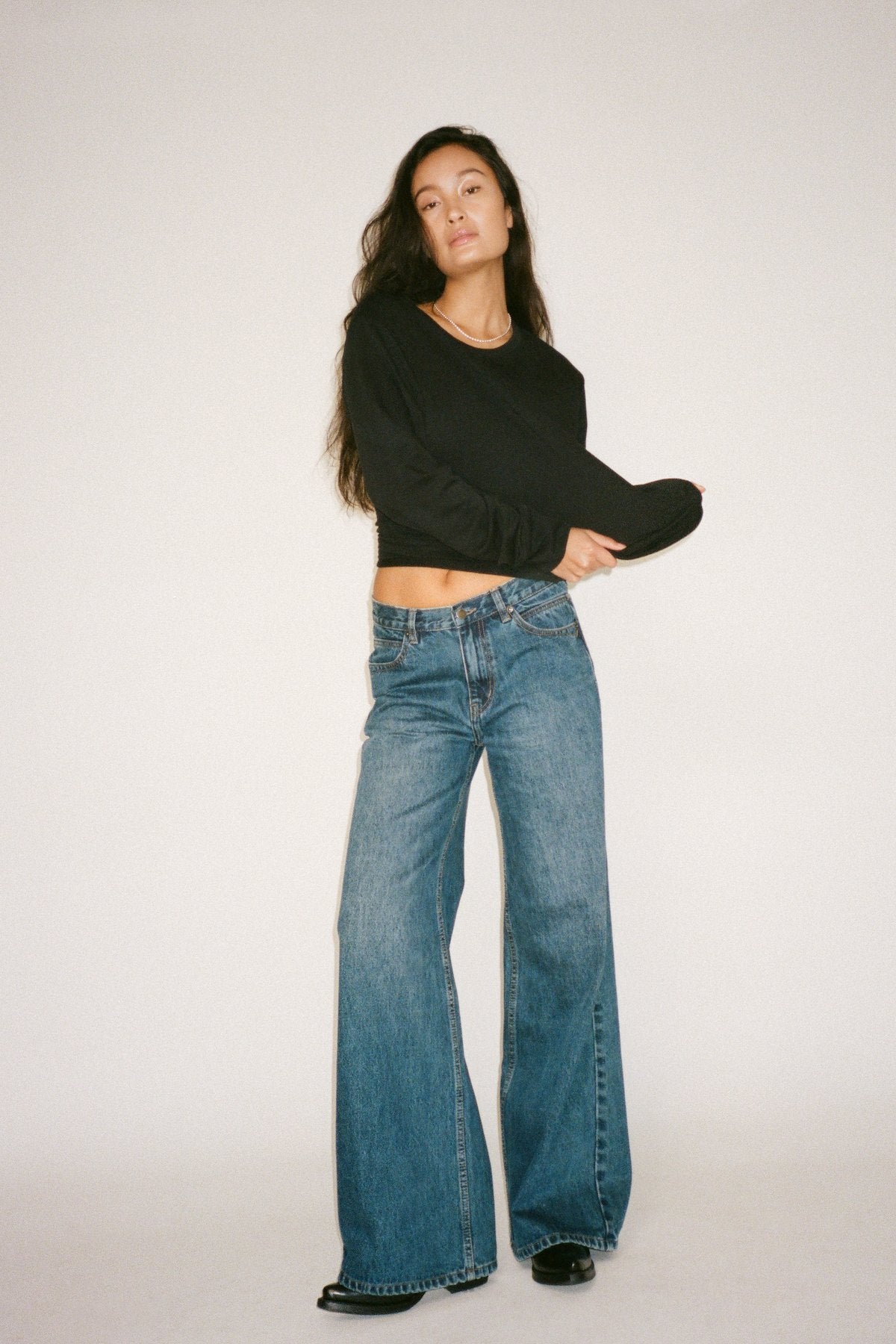 Hila - Light stretch crew neck top I Navy 3 - Rabens Saloner