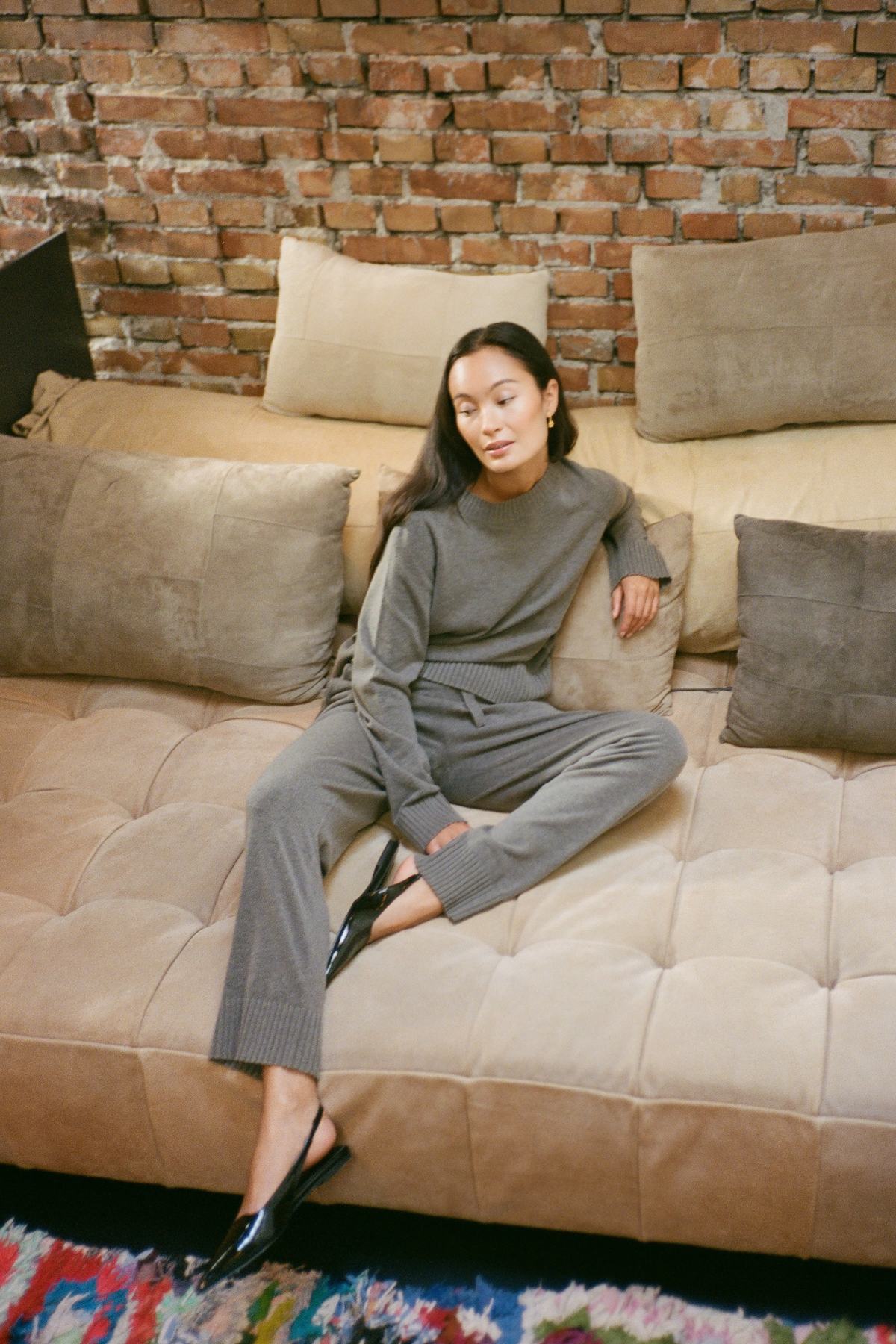 Ruca - Knit lounge boxy sweater I Mole melange 3 - Rabens Saloner