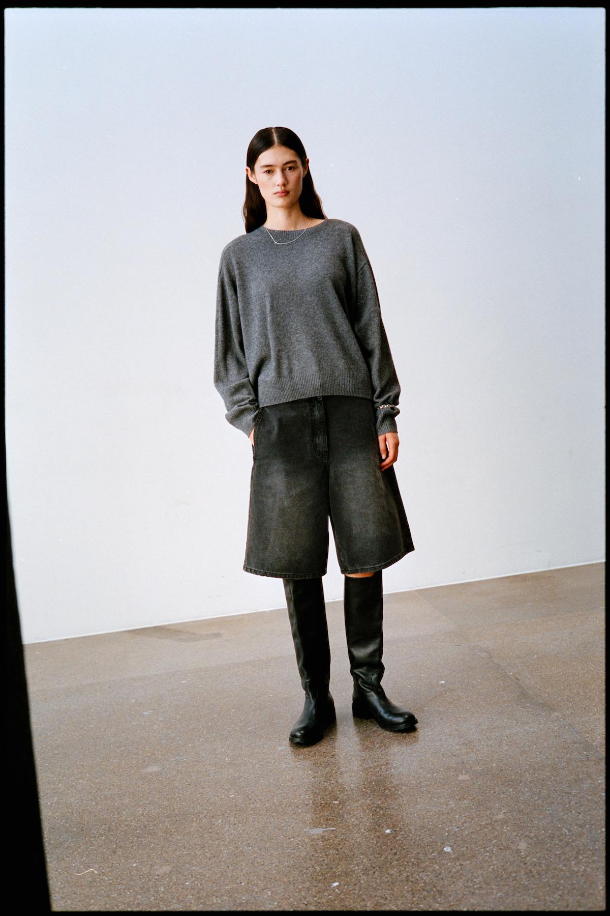 Dalani - Woolcash boxy sweater I Dark grey melange 2 - Rabens Saloner