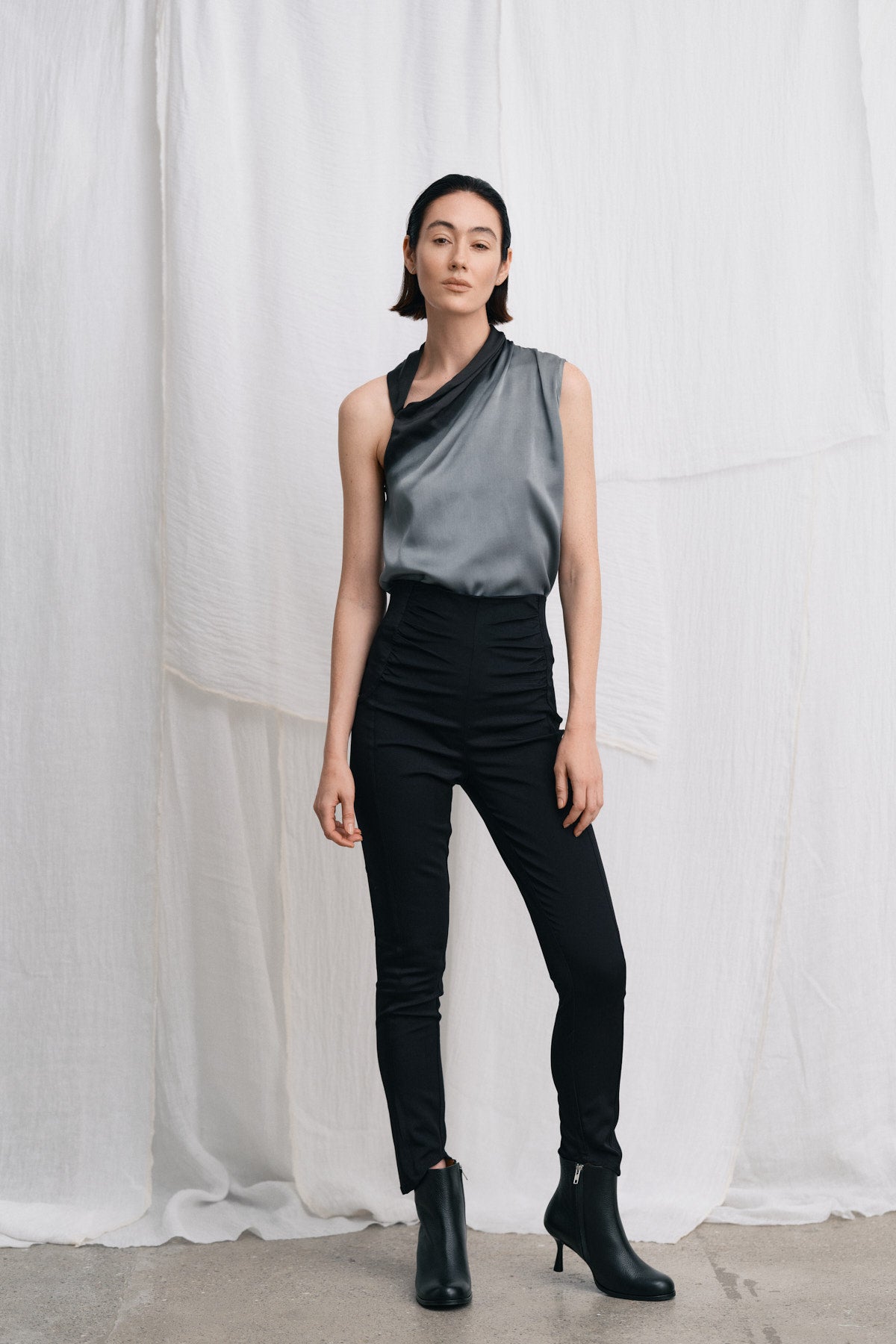 Malia - Horizon top I Grey/black 3 - Rabens Saloner