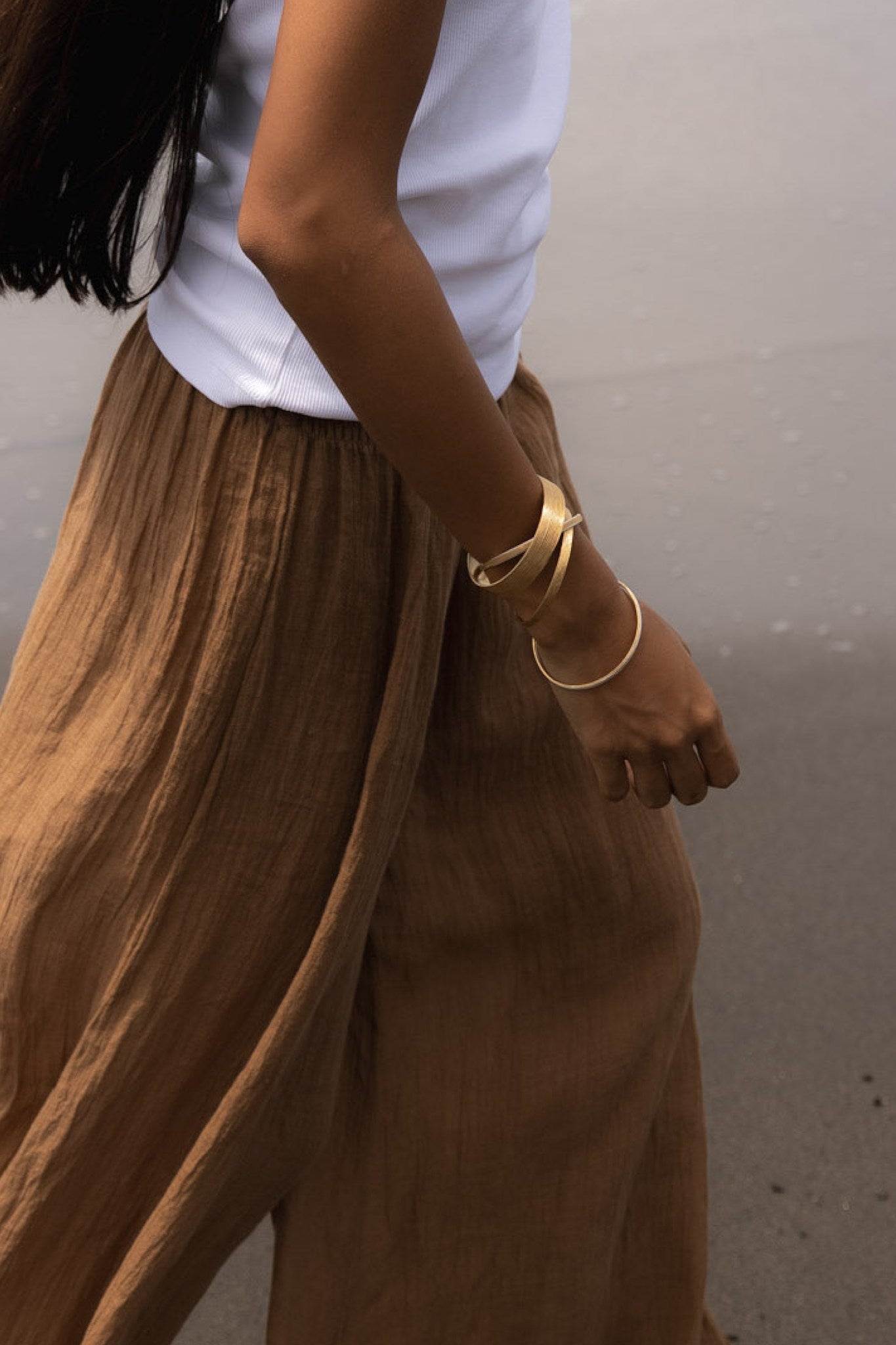 Carved slim bracelet - Rabens Momento I Gold 7 - Rabens Saloner